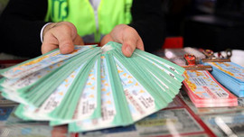 Büyük ikramiye çeyrek bilete isabet etti!