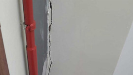 Yurttaki çatlakları paylaşan öğrencilere tehdit