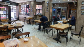 Restoran ve kafeler yeniden açıldı