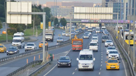 İstanbul yeni haftaya yoğun trafik ile başladı