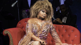 Bülent Ersoy, koronaya rağmen para bastı