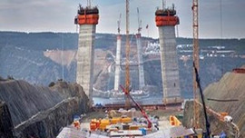 İki yaka 'ayak'landı!