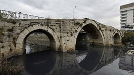 Mimar Sinan'ın köprüsü ihmalden çürüyor!