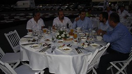 Esin Yapı'nın iftar davetinde Fikret Orman ve Metin Esin ev sahipliği yaptı