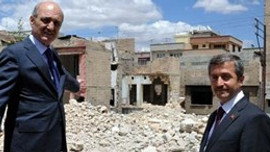 Bakan Bayraktar'dan 'kentsel dönüşüm çetesi' uyarısı!