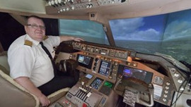 Pilot olamadı, yatak odasına kokpit kurdu!