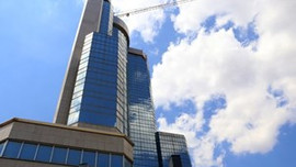 Gül istedi! O vinç iniyor