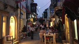 Diyanet, Alaçatı'da içkili restoran sahibi oldu