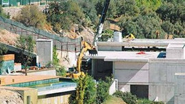 Muğla sahilleri kaçak inşaatla doldu