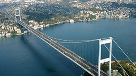 Demir ağlarla ördük anayurdu dört baştan...