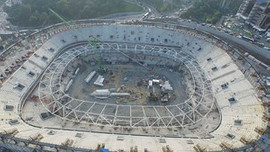 Beşiktaş'ın stadında çatı çelik iskeleti yükseliyor!