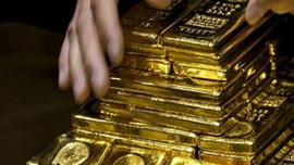 Altın ithalatı dibi gördü