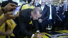 Recep Tayyip Erdoğan imzalı otomobil!
