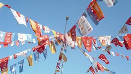 Bayrakçılar siparişlere yetişemiyor