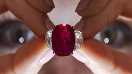 Bu yüzüğün fiyatına inanamayacaksınız!