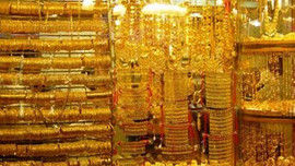 Altın zirveye oynuyor