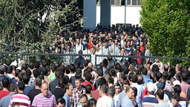 İşçiler sonunda isyan etti!