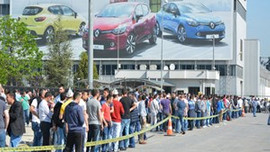 Renault'dan grevler için şok açıklama! Türkiye'den çıkıyor mu?