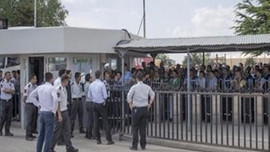 Bir fabrikada daha işçiler iş bıraktı