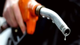 Yanlış yakıtla aracı bozuldu, zararını akaryakıt istasyonundan aldı