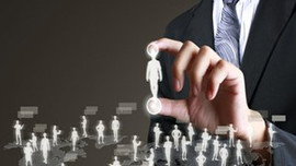 O bakan internetten iş arıyor