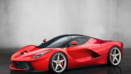 Ferrari yine erteledi