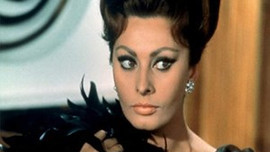 Sophia Loren küpelerini İstanbul'a gönderdi