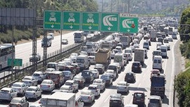 Araba dizel oldu yağdı!