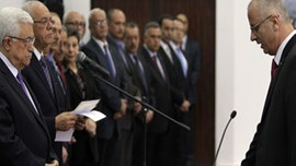 Filistin hükümeti istifa etti!