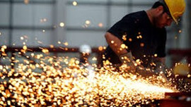 Sanayici ona merak saldı!