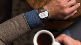 Parmaklar ile kontrol edilen saat!