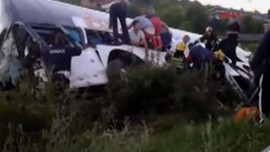 Şoför uyuyakaldı!... 1 ölü, 60 yaralı!