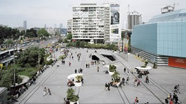 En çok kullanılan meydan Cevahir AVM önü!