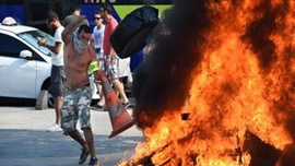 Taksiciler Paris'i yangın yerine çevirdi