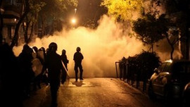 Kurtarma paketi Atina'yı karıştırdı!