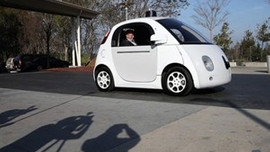 Google'ın sürücüsüz arabası kaza yaptı