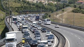 Bayramdan dönüş çilesi başladı! Trafik felç...