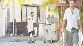 Nejat İşler eski işine kitapçılığa geri döndü!