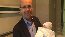 Maliye Bakanı Şimşek 3. kez baba oldu