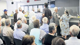 Yunanistan'da bankalar açıldı ama limit 420 euro