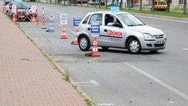 Ehliyette yeni kurallar vatandaşı sıkıntıya düşürdü