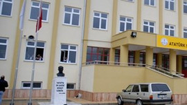 Liselere kayıtta 18 yaş altı zorunluluğu kaldırıldı