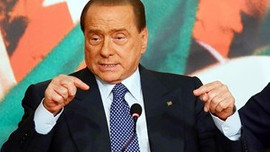 Berlusconi rüşvetten hapis cezası aldı!
