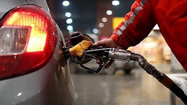 Benzin fiyatlarında indirim gündemde!