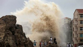 Soudelor tayfunu dur durak bilmiyor!