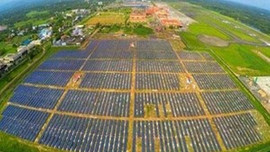 Dünya'da ilk güneş enerji sistemli havalimanı geliyor