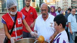 Türk Kızılayı'ndan, Hopa'daki sel ve heyelana yardım!