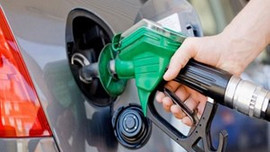 İndirim yapılan benzine zam geldi