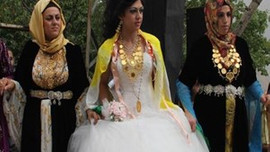 Hakkari'de ev yıkan kolye