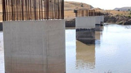 Güzergah değişince, köprü ayakları boşta kaldı